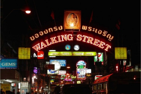 Улица Волкин стрит в Паттайе. Тайланд